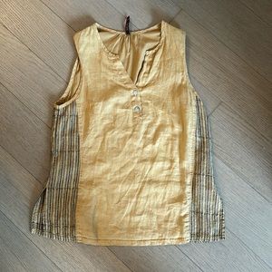 New, never worn. Yellow sleeveless blouse with side stitching. XCVI size XS